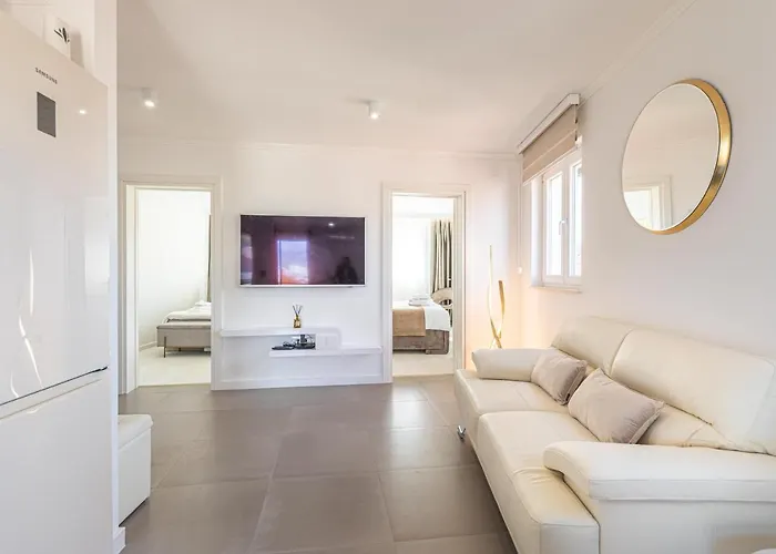 Elegant Art Deco With Balcony Daire
