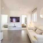 Elegant Art Deco With Balcony Appartement
